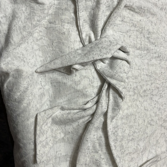 Beautiful Vera want blouse size large - Picture 4 of 4